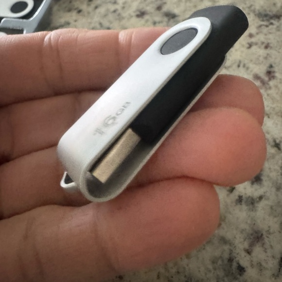 Usb Flash drive 16 Gb. 4 Pc New - Picture 3 of 6